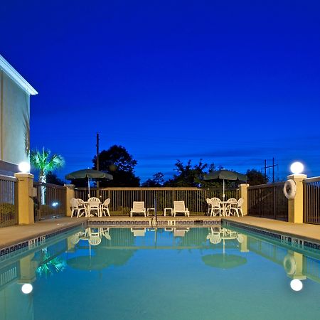 Holiday Inn Express & Suites Milton East I-10 By Ihg Екстериор снимка