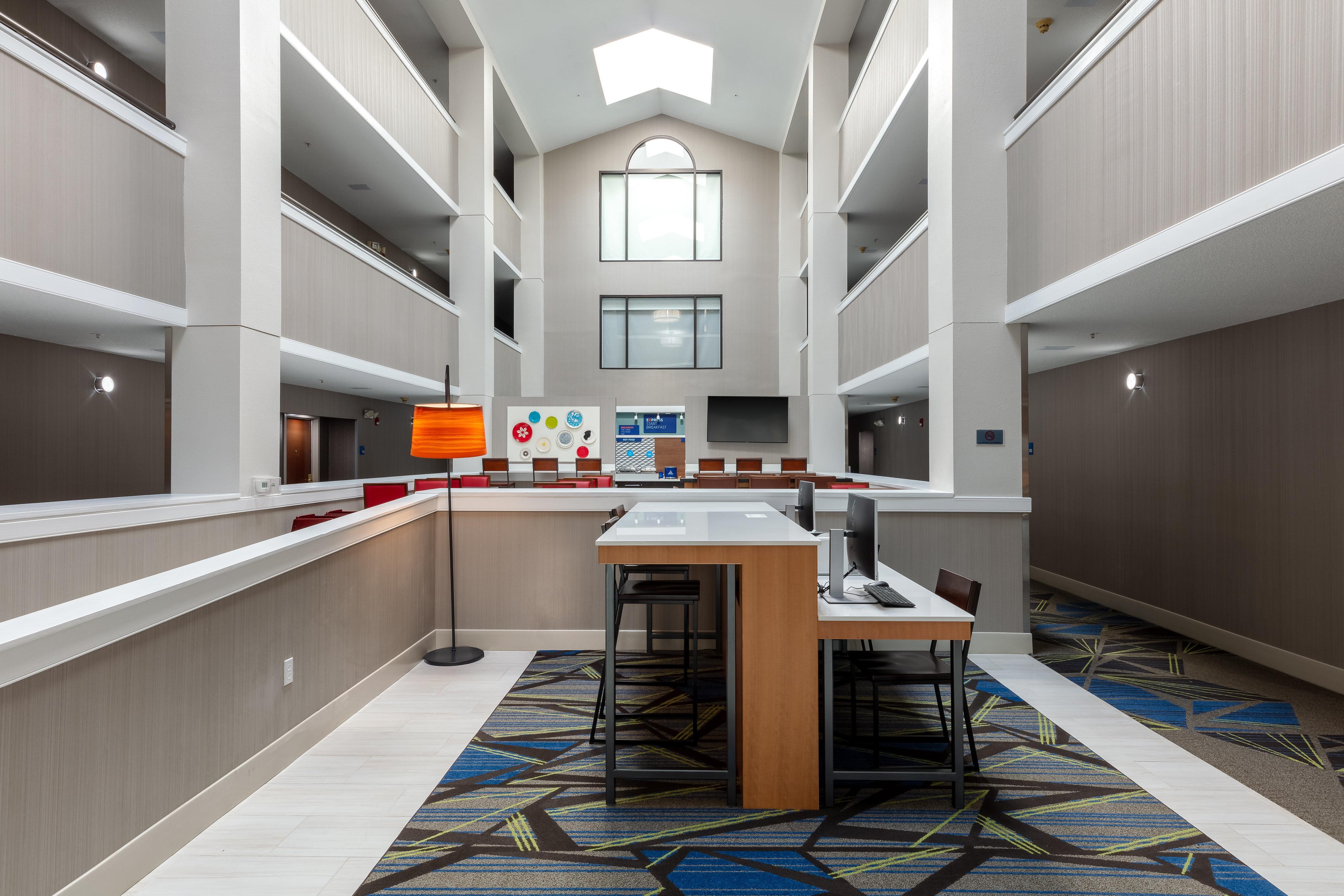Holiday Inn Express & Suites Milton East I-10 By Ihg Екстериор снимка