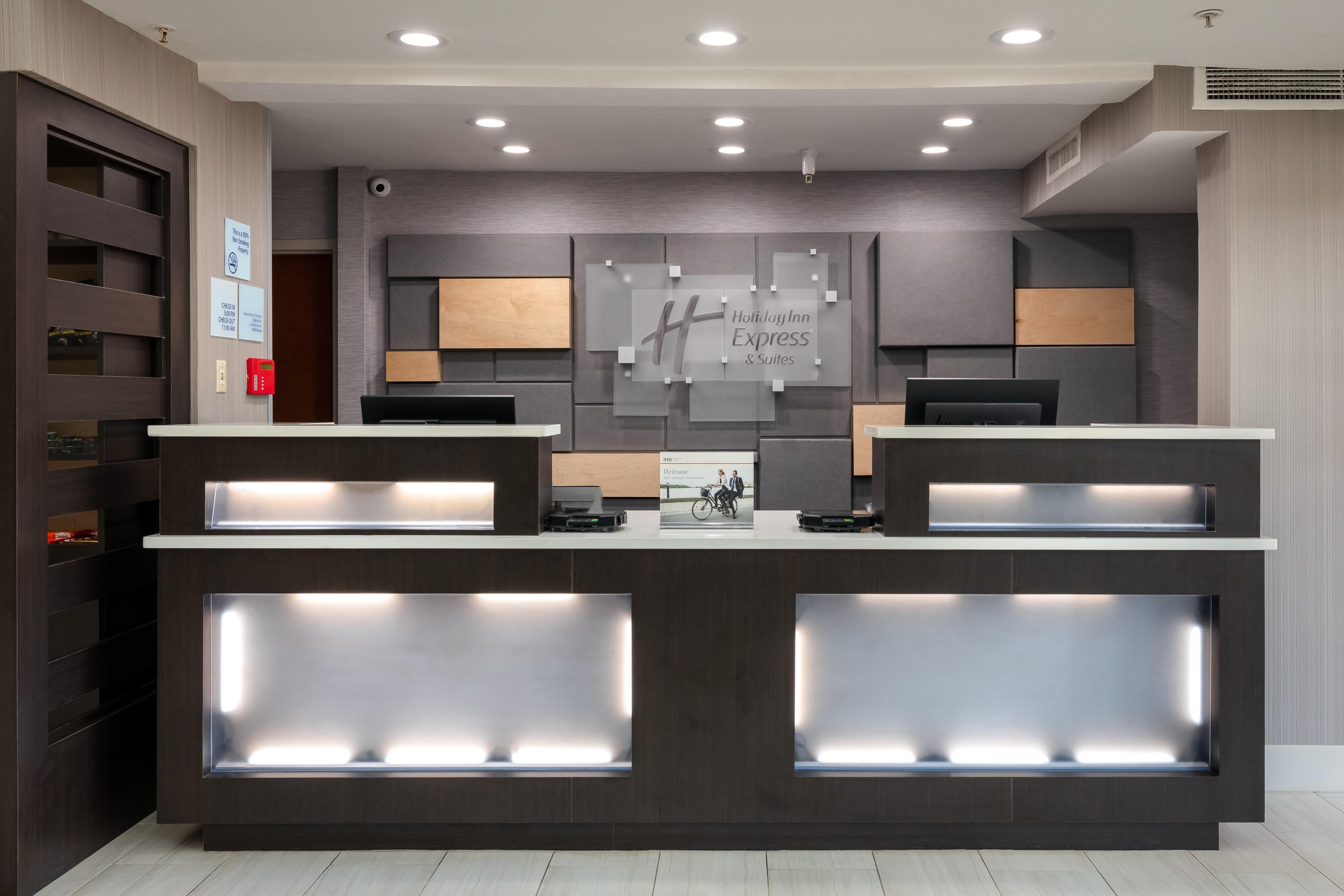 Holiday Inn Express & Suites Milton East I-10 By Ihg Екстериор снимка