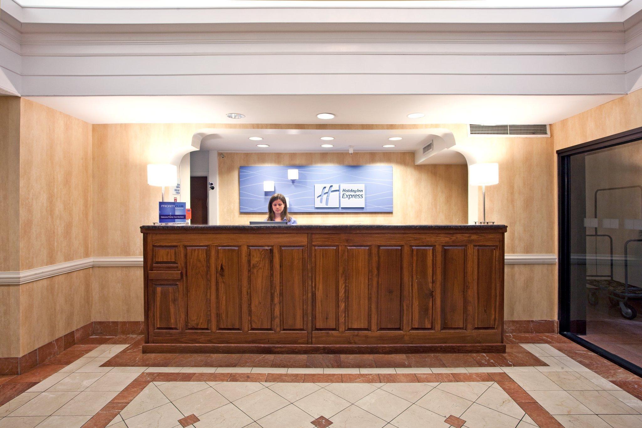Holiday Inn Express & Suites Milton East I-10 By Ihg Екстериор снимка