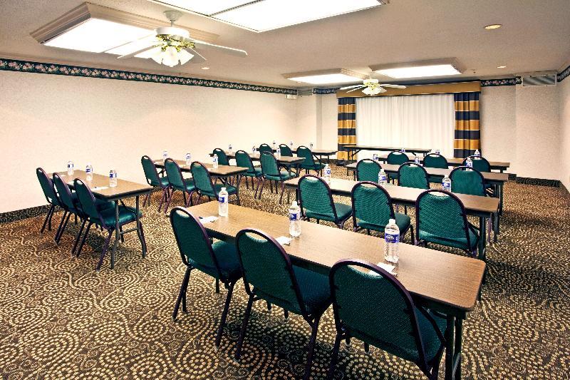 Holiday Inn Express & Suites Milton East I-10 By Ihg Екстериор снимка