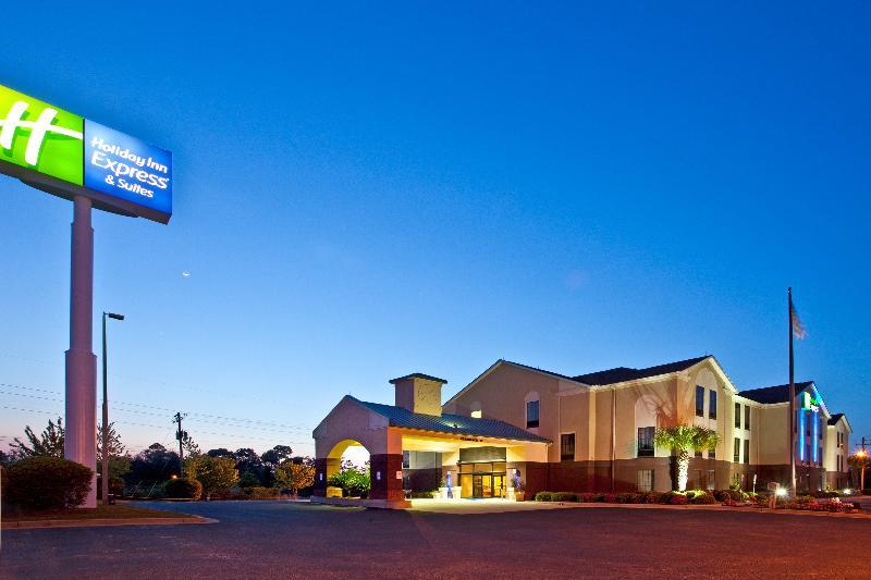 Holiday Inn Express & Suites Milton East I-10 By Ihg Екстериор снимка