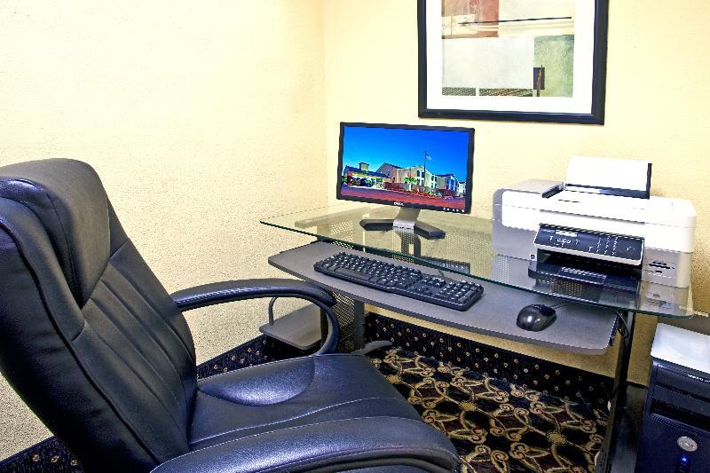 Holiday Inn Express & Suites Milton East I-10 By Ihg Екстериор снимка
